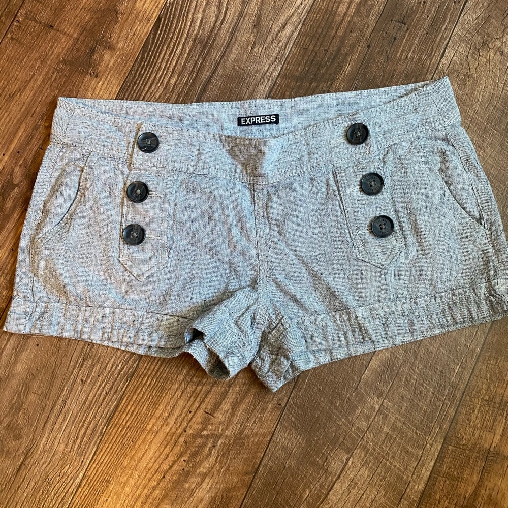 Grey, Express shorts